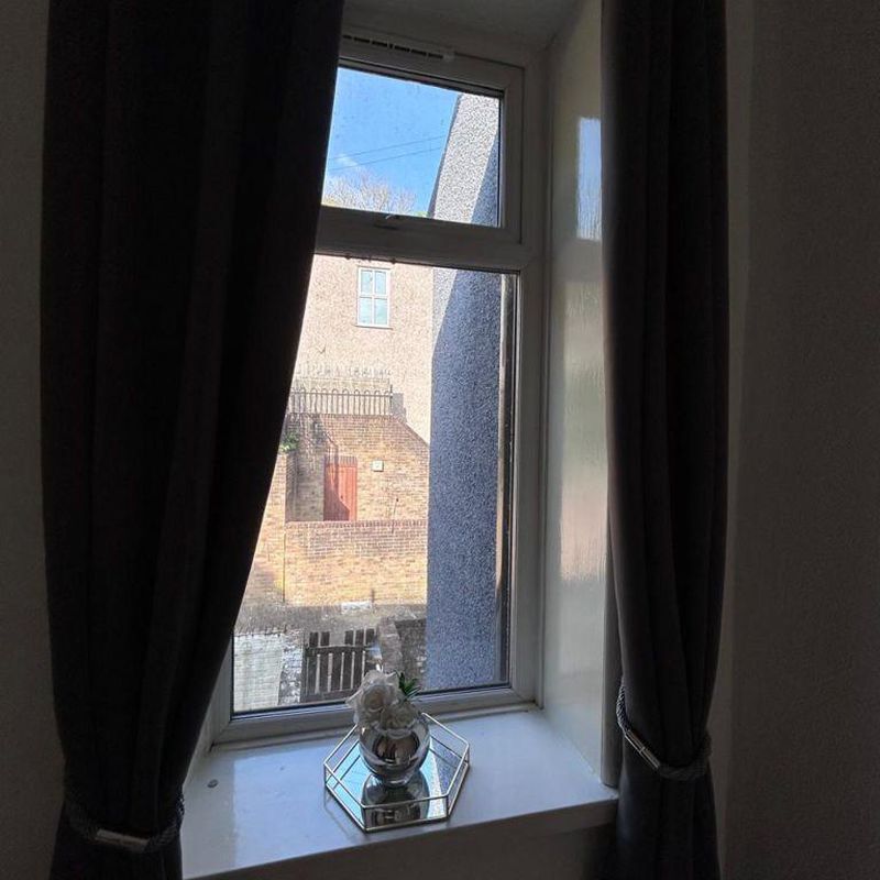 2 bedroom terraced house to rent Constable Lee