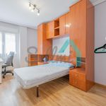 Alquilo 5 dormitorio apartamento de 120 m² en Oviedo