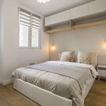 Rent 1 bedroom apartment of 44 m² in Paris