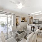 Rent 2 bedroom apartment of 112 m² in Palm Desert