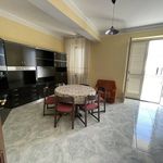 Affitto 5 camera appartamento di 126 m² in Reggio Calabria