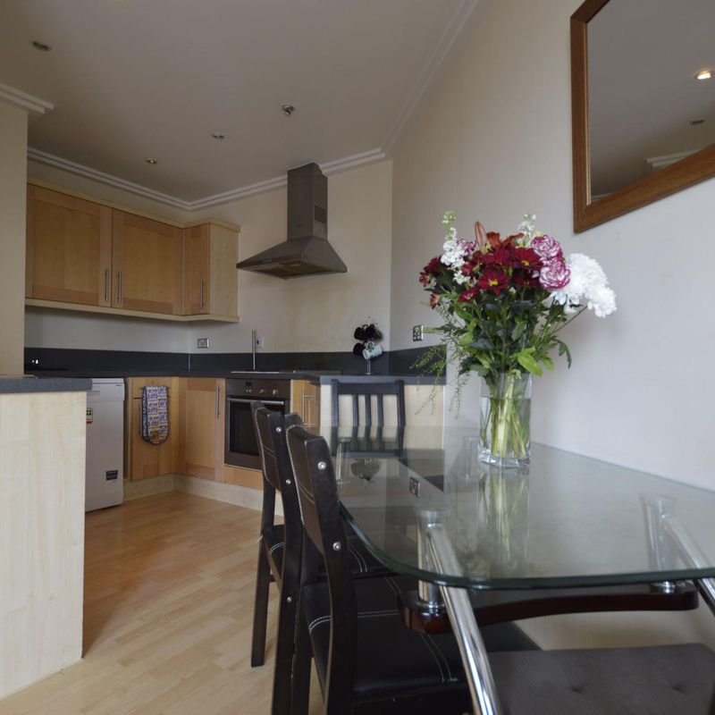 2 Bedroom Flat for rent in 143 Victoria Road, London North Acton