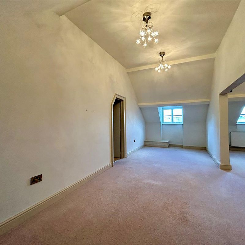To Let 3 Bed Apartment - Duplex Mount Way, Chepstow PCM £2,250 pcm