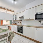 Rent 3 bedroom apartment of 185 m² in Johannesburg