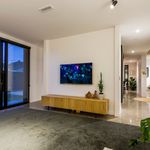 Rent 4 bedroom house of 402 m² in Auckland