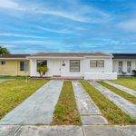 Rent 3 bedroom house of 94 m² in Miami