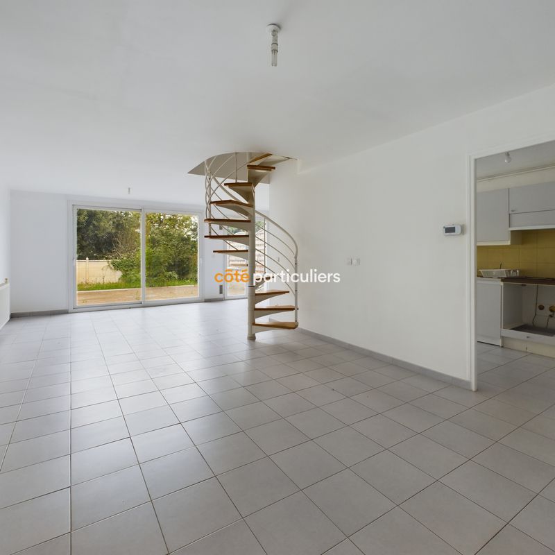 Location
Appartement
 93 m² - 
 4 Pièces - 
Clamart (92140)