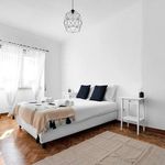 Rent 2 bedroom apartment of 92 m² in Lisboa