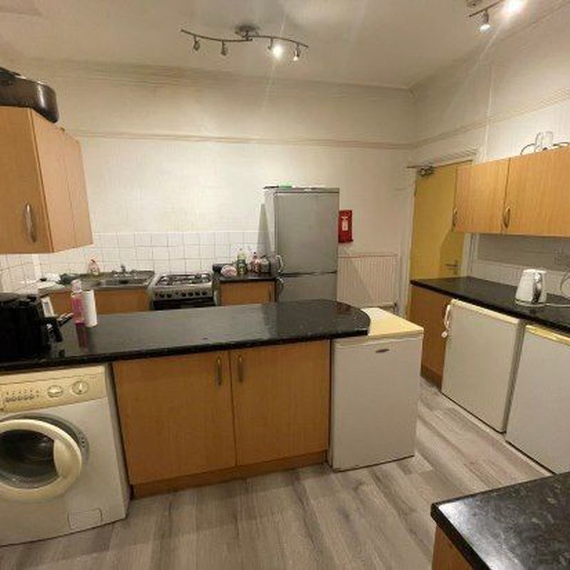 Room to rent in 284 Granville Road, Sheffield S2 Sheffield Park