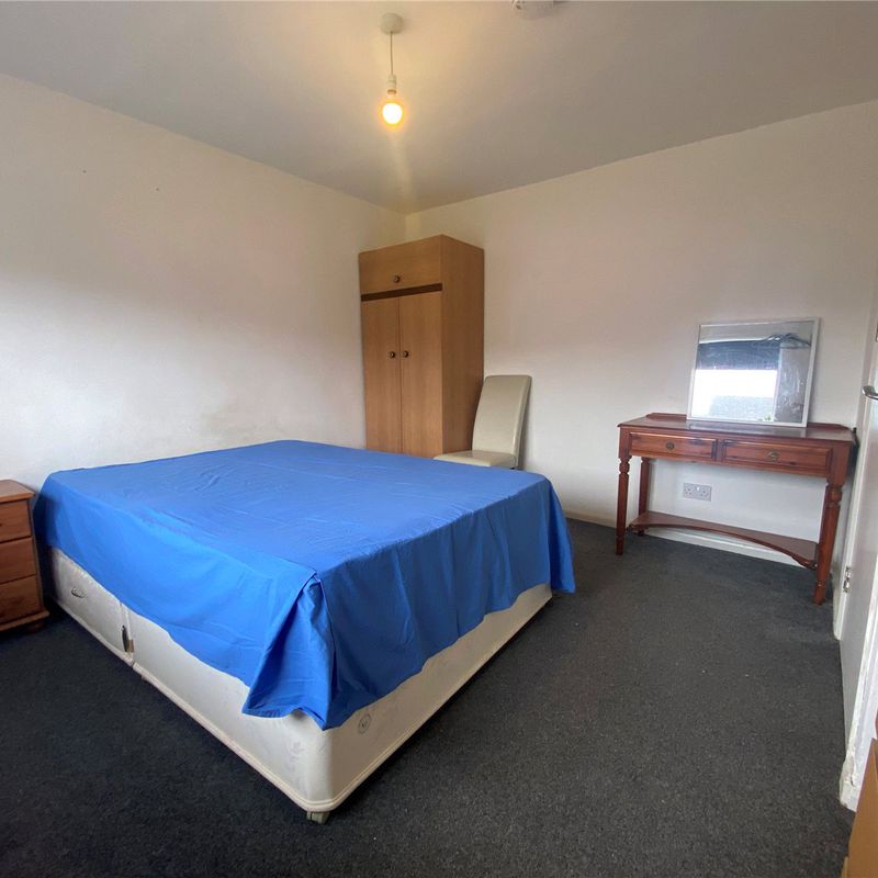 Room to rent in Crawley