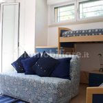 Affitto 5 camera appartamento di 129 m² in San Felice del Benaco