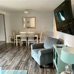 Rent 1 bedroom apartment of 62 m² in Huntington Beach
