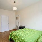 Rent a room of 210 m² in Schaarbeek