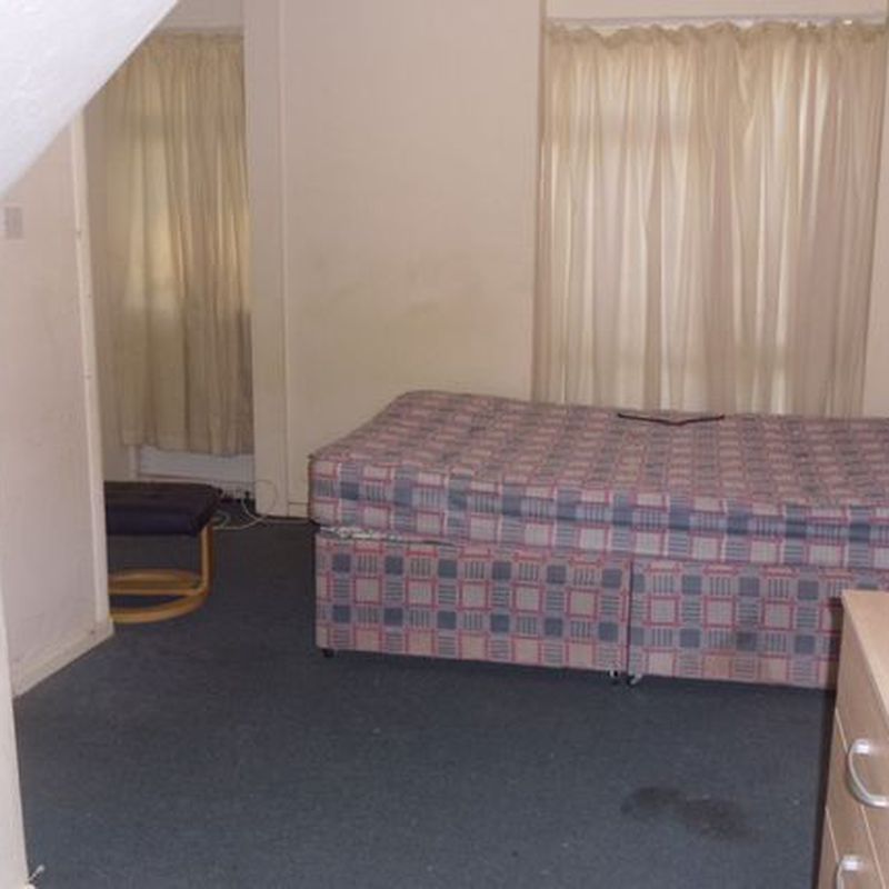Room to rent in Room 5, 9 Jessop Road, Stevenage, Hertfordshire SG1