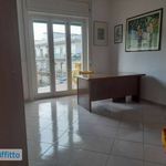 Affitto 5 camera appartamento di 130 m² in Napoli