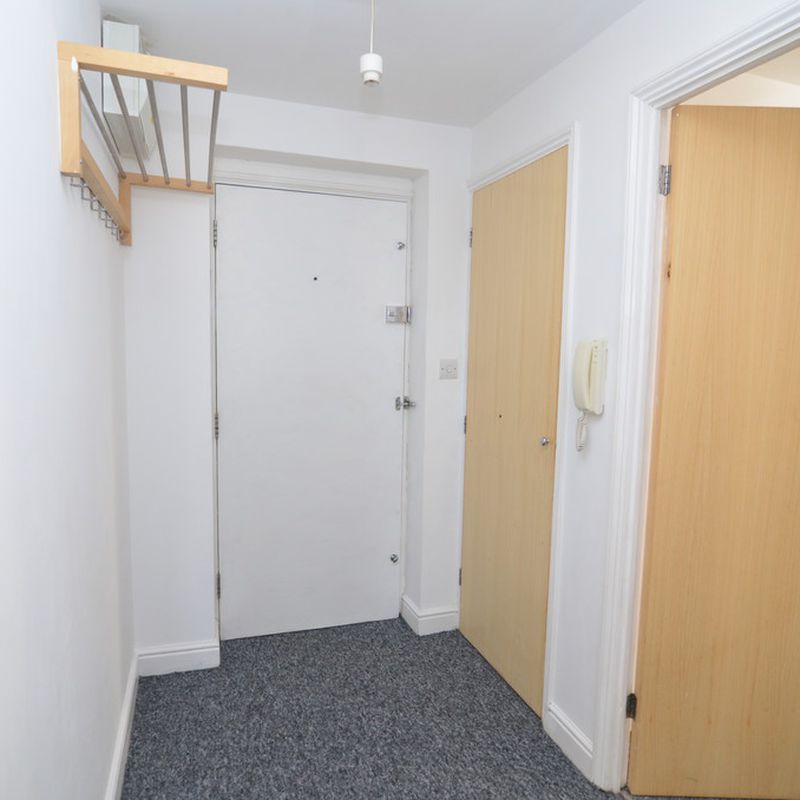 2 bed flat to rent in Stanley Close, London, SE9 (ref: 500371) New Eltham