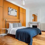 Rent 4 bedroom apartment of 137 m² in Paris