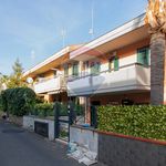 Villa a schiera in Affitto Aci Catena 30721179-224 | RE/MAX Italia