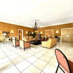 Rent 2 bedroom apartment of 901 m² in Palm Springs