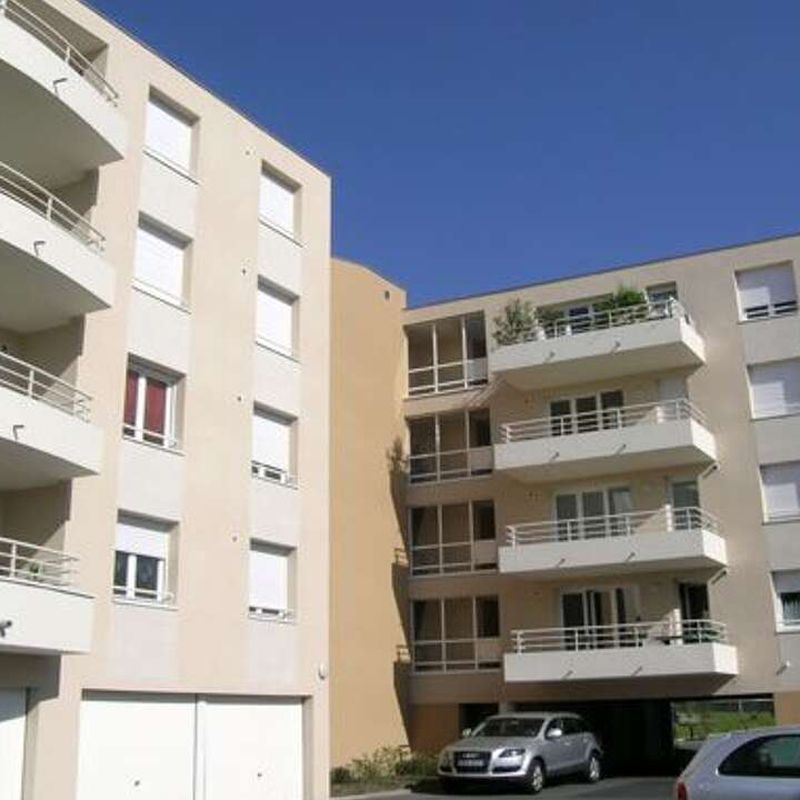 Location appartement 3 pièces 73 m² Clermont-Ferrand (63100)