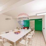 Affitto 5 camera appartamento di 890 m² in Bergamo