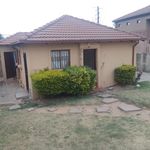 Rent 3 bedroom house of 280 m² in Roodepoort