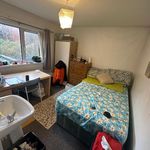 Rent 5 bedroom flat in Belfast