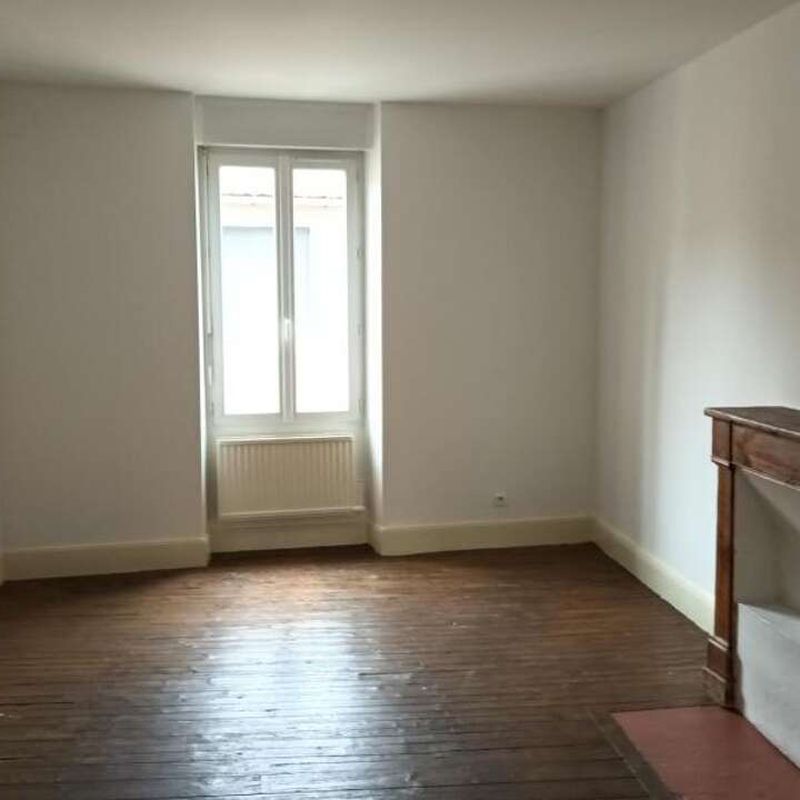 Location appartement 3 pièces 80 m² Decazeville (12300)