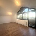 Miete 6 Schlafzimmer wohnung von 176 m² in Düsseldorf