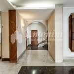 Affitto 1 camera appartamento di 120 m² in Roma