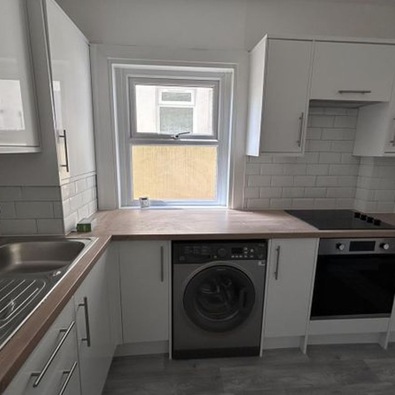 Terraced house to rent in Pheasant Road, Chatham ME4 Luton