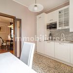 Rent 4 bedroom apartment of 150 m² in Venice