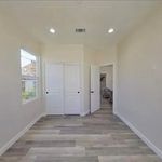 Rent 4 bedroom apartment of 239 m² in Huntington Beach