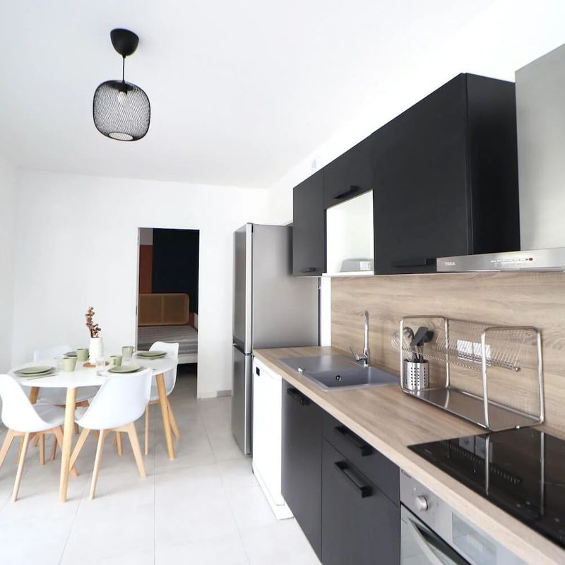 Co-living: a harmonious 10 m² bedroom Vaulx-en-Velin