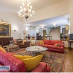 Rent 6 bedroom house of 699 m² in Roma