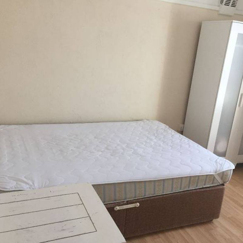 1 bedroom flat for rent Bow Common