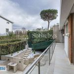 Rent 6 bedroom house of 525 m² in Rome