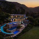 Rent 7 bedroom house in Cape Town