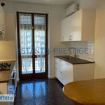 Affitto 5 camera appartamento di 155 m² in Milan