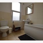 Rent 3 bedroom student apartment in Leeds