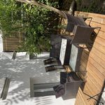 Rent a room of 210 m² in Paris