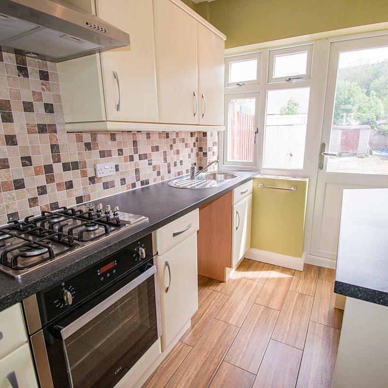 3 Bed House - Semi-Detached To Rent Tyseley