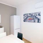 Rent a room of 77 m² in Barcelona