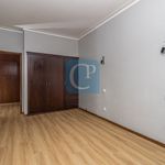 Rent 3 bedroom apartment of 112 m² in Porto