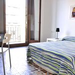 Rent a room of 160 m² in Barcelona
