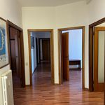 Affitto 5 camera appartamento di 169 m² in Pescara