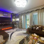 Rent 2 bedroom house of 179 m² in Dubai