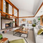 Rent 4 bedroom house of 264 m² in Bellevue