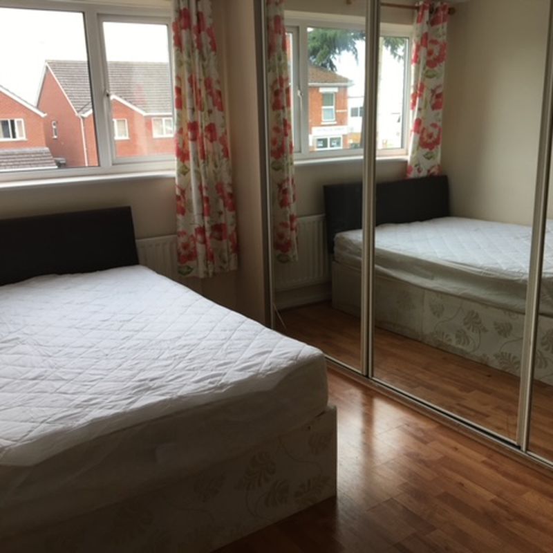 4 Bed House at Oldbury Road, Worcester WR2 6AR, United Kingdom Dines Green