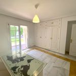 Rent 6 bedroom house of 399 m² in Marbella